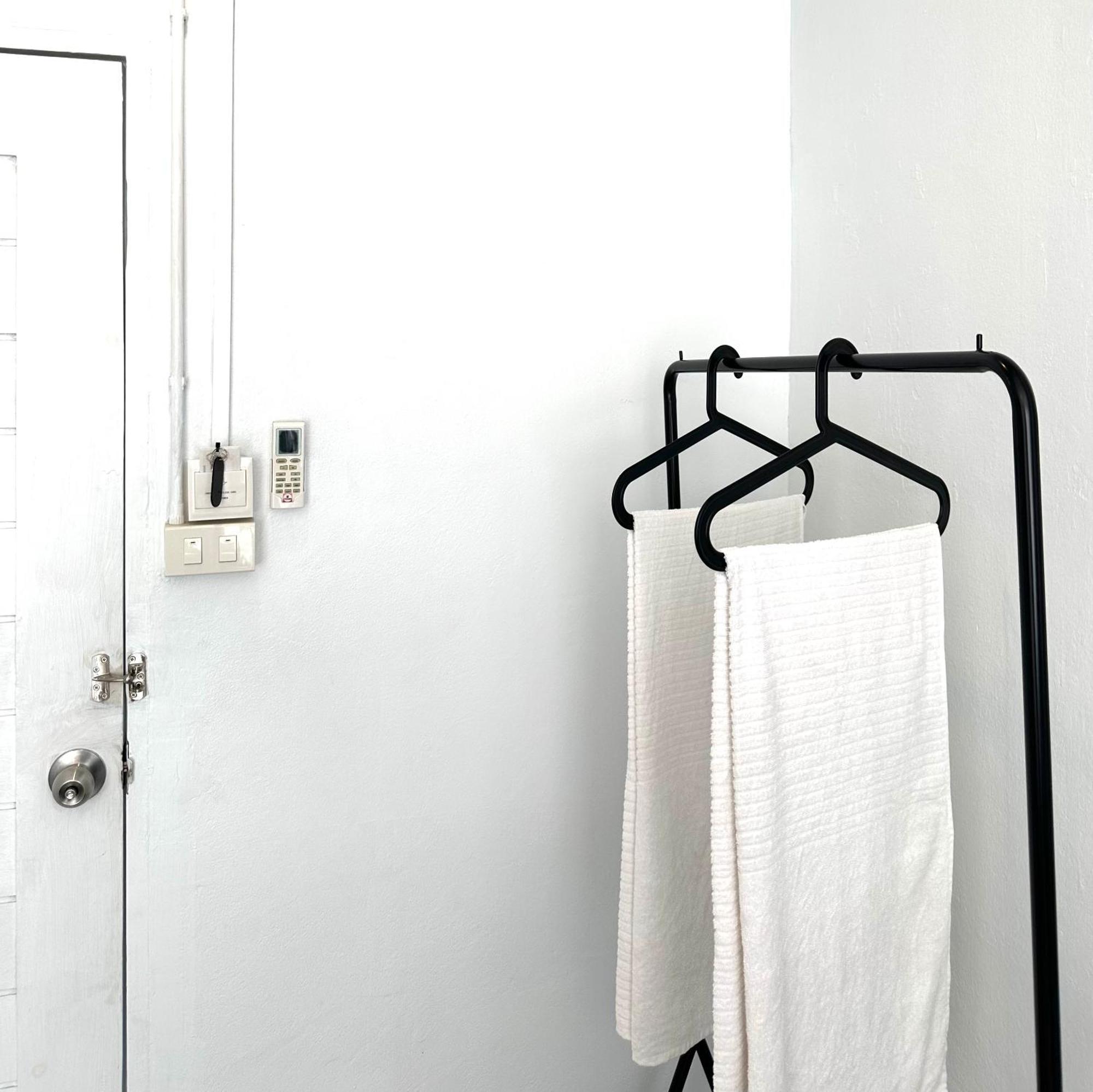 Beige Poshtels + Netflix Hostel Μπανγκόκ Εξωτερικό φωτογραφία