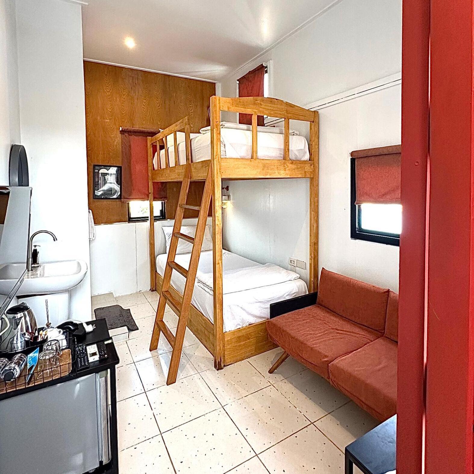 Beige Poshtels + Netflix Hostel Μπανγκόκ Εξωτερικό φωτογραφία